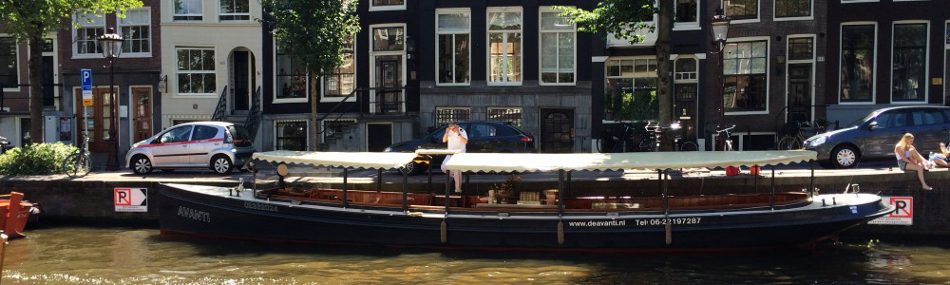 private-boat-amsterdam-avanti-cruise